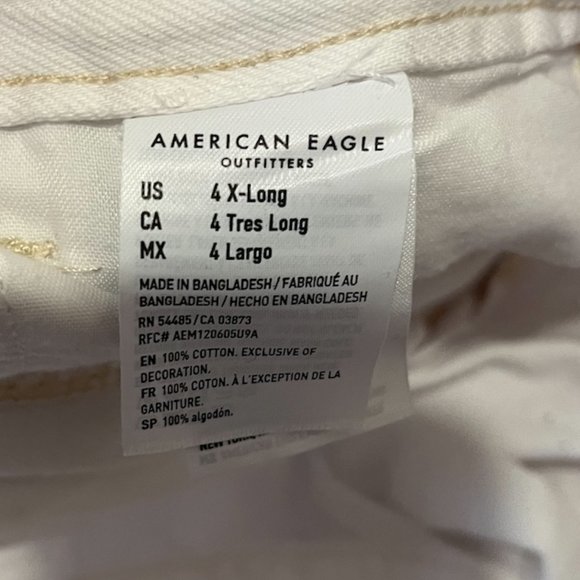 White Pleated American Eagle Mom Jeans - Picture 2 of 3